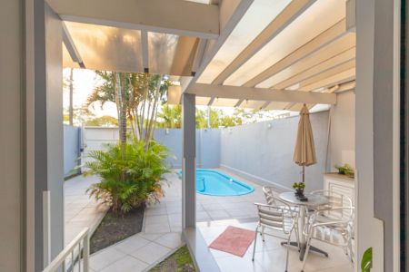 Vista da sala de casa à venda com 3 quartos, 161m² em Harmonia, Canoas