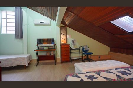 Casa para alugar com 200m², 5 quartos e 3 vagas Casa para alugar com 200m², 5 quartos e 3 vagasQuarto 3