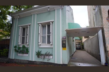 Casa para alugar com 200m², 5 quartos e 3 vagas Casa para alugar com 200m², 5 quartos e 3 vagasFachada/ garagem/ câmeras de segurança