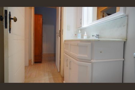 Casa para alugar com 200m², 5 quartos e 3 vagas Casa para alugar com 200m², 5 quartos e 3 vagasBanheiro suite 2