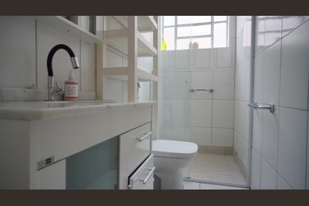 Casa para alugar com 200m², 5 quartos e 3 vagas Casa para alugar com 200m², 5 quartos e 3 vagasBanheiro 4 corredor piso superior