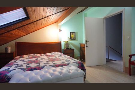Casa para alugar com 200m², 5 quartos e 3 vagas Casa para alugar com 200m², 5 quartos e 3 vagasQuarto 3 piso superior