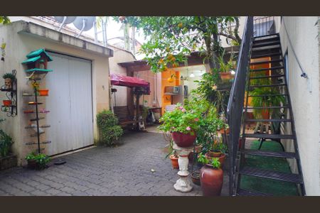 Casa para alugar com 200m², 5 quartos e 3 vagas Casa para alugar com 200m², 5 quartos e 3 vagasPátio e acesso a edícula