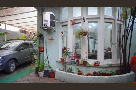 Casa para alugar com 200m², 5 quartos e 3 vagas Casa para alugar com 200m², 5 quartos e 3 vagasFachada fundos e garagem