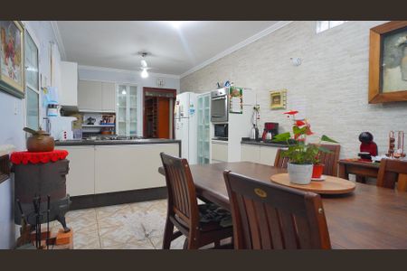 Casa para alugar com 200m², 5 quartos e 3 vagas Casa para alugar com 200m², 5 quartos e 3 vagasSala de Jantar e cozinha