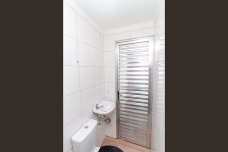 Banheiro de apartamento para alugar com 1 quarto, 45m² em Parque Edu Chaves, São Paulo