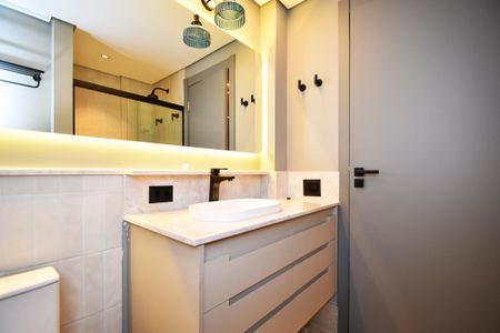 banheiro suite de apartamento à venda com 1 quarto, 79m² em Cerqueira César, São Paulo