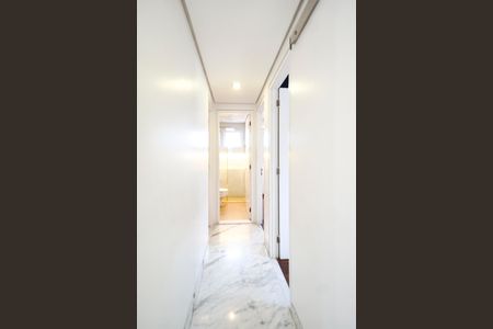Corredor dos quartos de apartamento à venda com 3 quartos, 106m² em Vila Gomes Cardim, São Paulo