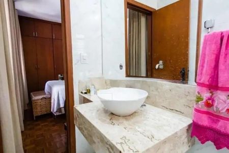 Apartamento para alugar com 153m², 3 quartos e 2 vagasBanheiro