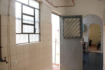 Casa para alugar com 227m², 2 quartos e sem vagaÁrea de Serviço
