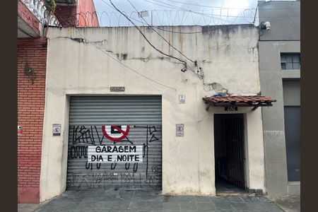 Casa para alugar com 227m², 2 quartos e sem vaga Casa para alugar com 227m², 2 quartos e sem vagaFachada