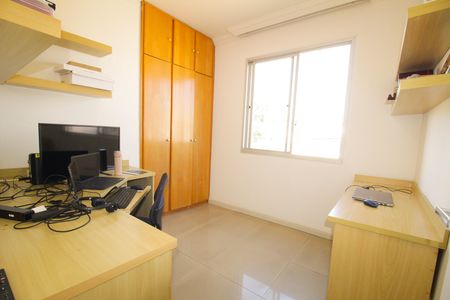 Quarto 01- Escritório de apartamento à venda com 3 quartos, 82m² em Nova Esperança, Belo Horizonte
