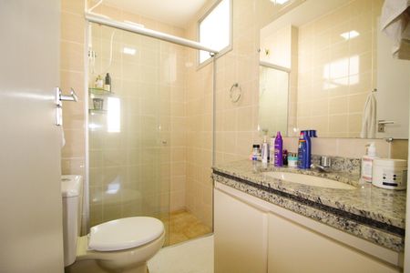 Apartamento à venda com 82m², 3 quartos e 2 vagasBanheiro da suite