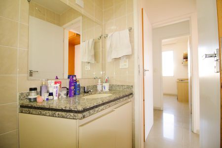 Apartamento à venda com 82m², 3 quartos e 2 vagasBanheiro da suite