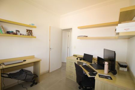 Apartamento à venda com 82m², 3 quartos e 2 vagasQuarto 01- Escritório
