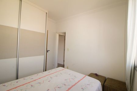 Apartamento à venda com 82m², 3 quartos e 2 vagasQuarto 02