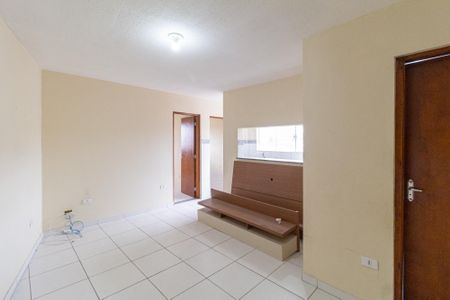 Sala de apartamento para alugar com 2 quartos, 50m² em Jardim Guiomar, Carapicuíba