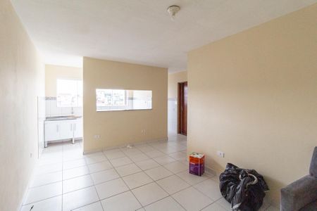 Sala de apartamento para alugar com 2 quartos, 50m² em Jardim Guiomar, Carapicuíba