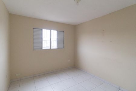 Quarto 2 de apartamento para alugar com 2 quartos, 50m² em Jardim Guiomar, Carapicuíba