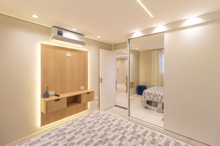 Quarto 2 de apartamento para alugar com 2 quartos, 50m² em Jardim Guiomar, Carapicuíba