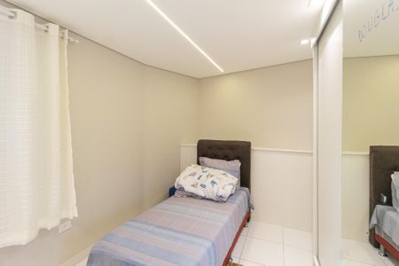 Quarto 1 de apartamento para alugar com 2 quartos, 50m² em Jardim Guiomar, Carapicuíba