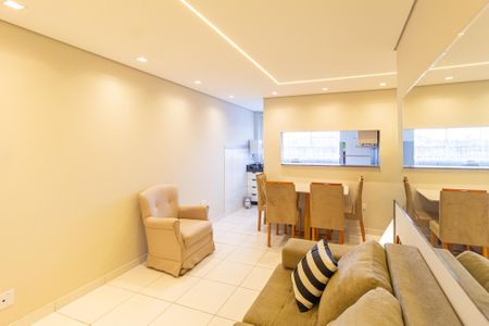 Sala de apartamento para alugar com 2 quartos, 50m² em Jardim Guiomar, Carapicuíba