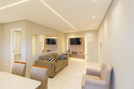 Sala de apartamento para alugar com 2 quartos, 50m² em Jardim Guiomar, Carapicuíba