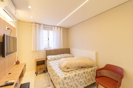 Quarto 2 de apartamento para alugar com 2 quartos, 50m² em Jardim Guiomar, Carapicuíba