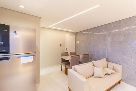 Sala de apartamento para alugar com 2 quartos, 50m² em Jardim Guiomar, Carapicuíba