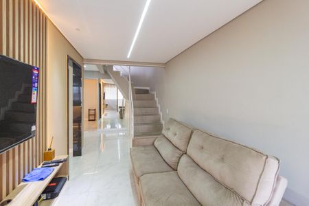 Casa para alugar com 80m², 2 quartos e 1 vaga Casa para alugar com 80m², 2 quartos e 1 vagaSala