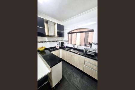 Casa à venda com 100m², 3 quartos e 2 vagas Casa à venda com 100m², 3 quartos e 2 vagasCozinha