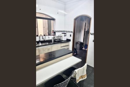 Casa à venda com 100m², 3 quartos e 2 vagas Casa à venda com 100m², 3 quartos e 2 vagasCozinha