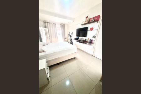 Casa à venda com 100m², 3 quartos e 2 vagas Casa à venda com 100m², 3 quartos e 2 vagasQuarto 1