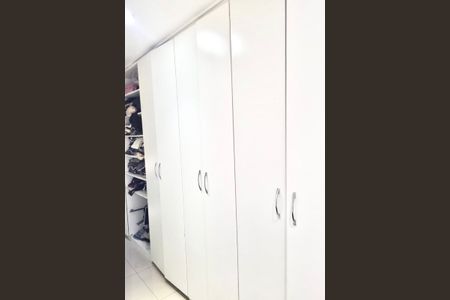 Casa à venda com 100m², 3 quartos e 2 vagas Casa à venda com 100m², 3 quartos e 2 vagasQuarto 1