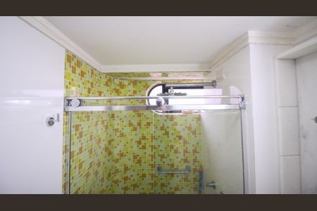 Apartamento à venda com 280m², 3 quartos e 3 vagas Apartamento à venda com 280m², 3 quartos e 3 vagasBanheiro da Suíte 1