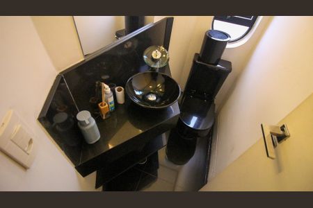 Apartamento à venda com 280m², 3 quartos e 3 vagas Apartamento à venda com 280m², 3 quartos e 3 vagasLavabo