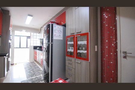 Apartamento à venda com 280m², 3 quartos e 3 vagas Apartamento à venda com 280m², 3 quartos e 3 vagasCozinha