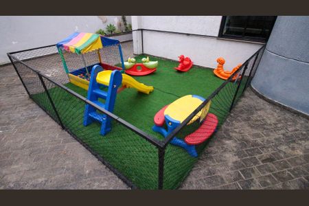 Apartamento à venda com 280m², 3 quartos e 3 vagas Apartamento à venda com 280m², 3 quartos e 3 vagasÁrea comum
