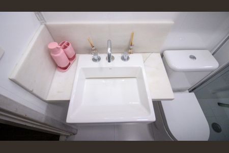 Apartamento à venda com 280m², 3 quartos e 3 vagas Apartamento à venda com 280m², 3 quartos e 3 vagasBanheiro da Suíte 2