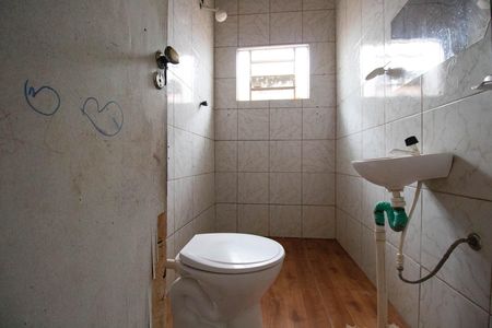 Casa à venda com 65m², 2 quartos e 2 vagas Casa à venda com 65m², 2 quartos e 2 vagasBanheiro Social
