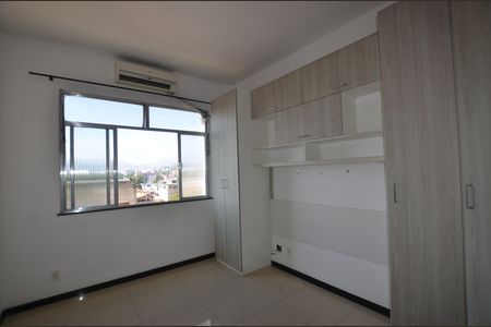Quarto 1 de apartamento para alugar com 2 quartos, 86m² em Vila Valqueire, Rio de Janeiro