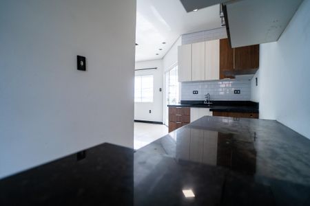 Casa para alugar com 240m², 2 quartos e 2 vagasCozinha