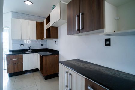 Casa para alugar com 240m², 2 quartos e 2 vagasCozinha