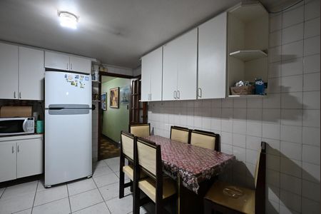Casa à venda com 90m², 3 quartos e 2 vagasCozinha