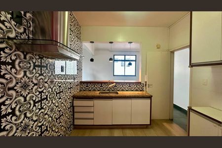 Apartamento à venda com 200m², 3 quartos e 2 vagas Apartamento à venda com 200m², 3 quartos e 2 vagasCozinha