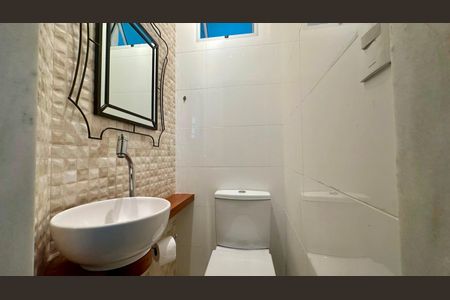 Apartamento à venda com 200m², 3 quartos e 2 vagas Apartamento à venda com 200m², 3 quartos e 2 vagasLavabo