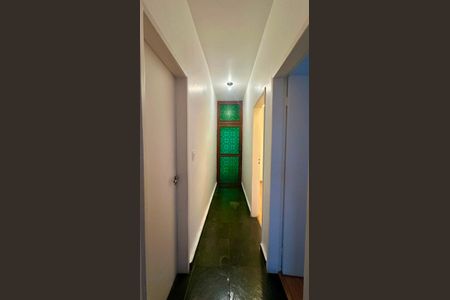 Apartamento à venda com 200m², 3 quartos e 2 vagas Apartamento à venda com 200m², 3 quartos e 2 vagasCorredor