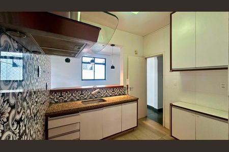 Apartamento à venda com 200m², 3 quartos e 2 vagas Apartamento à venda com 200m², 3 quartos e 2 vagasCozinha