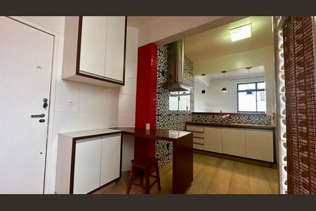 Apartamento à venda com 200m², 3 quartos e 2 vagas Apartamento à venda com 200m², 3 quartos e 2 vagasCozinha