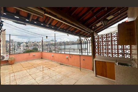 Apartamento à venda com 200m², 3 quartos e 2 vagas Apartamento à venda com 200m², 3 quartos e 2 vagasTerraço